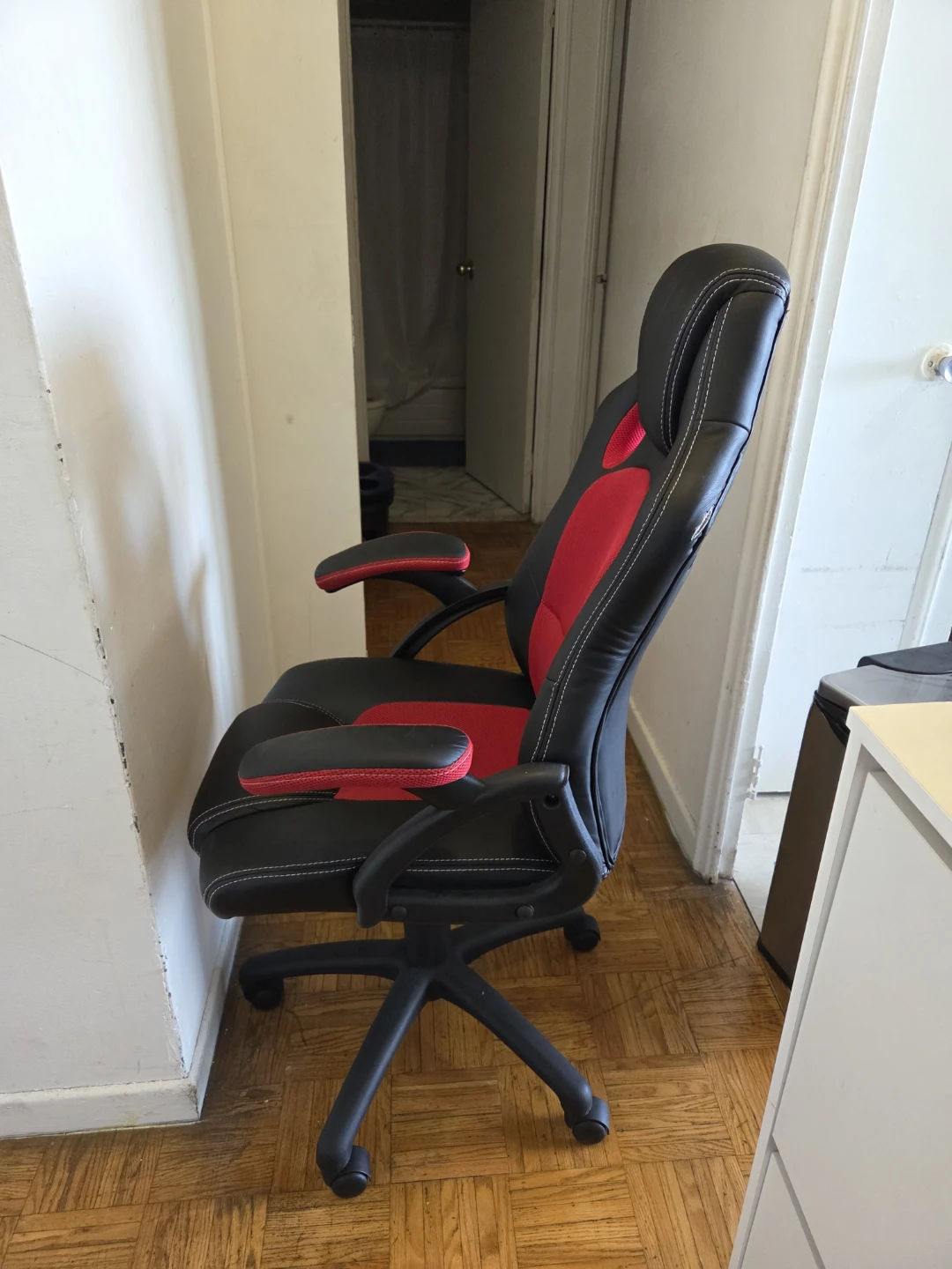 Black & Red Gaming/Office Chair - photo 3