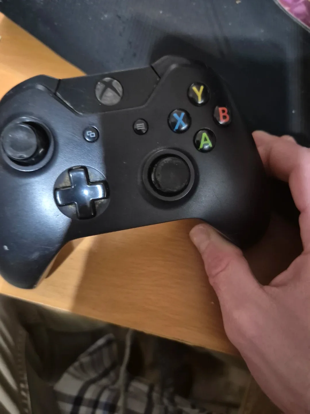 Xbox One S Console - White image indicator(3)