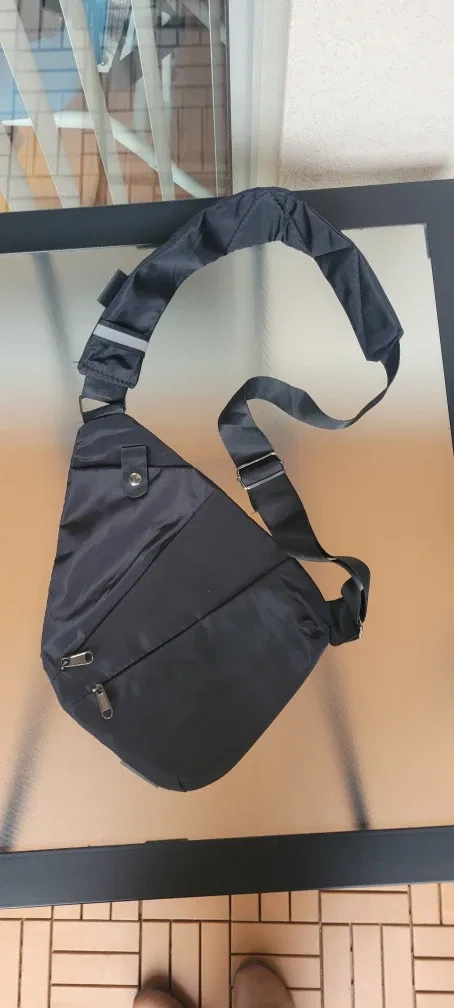 Black Sling Bag image indicator(4)