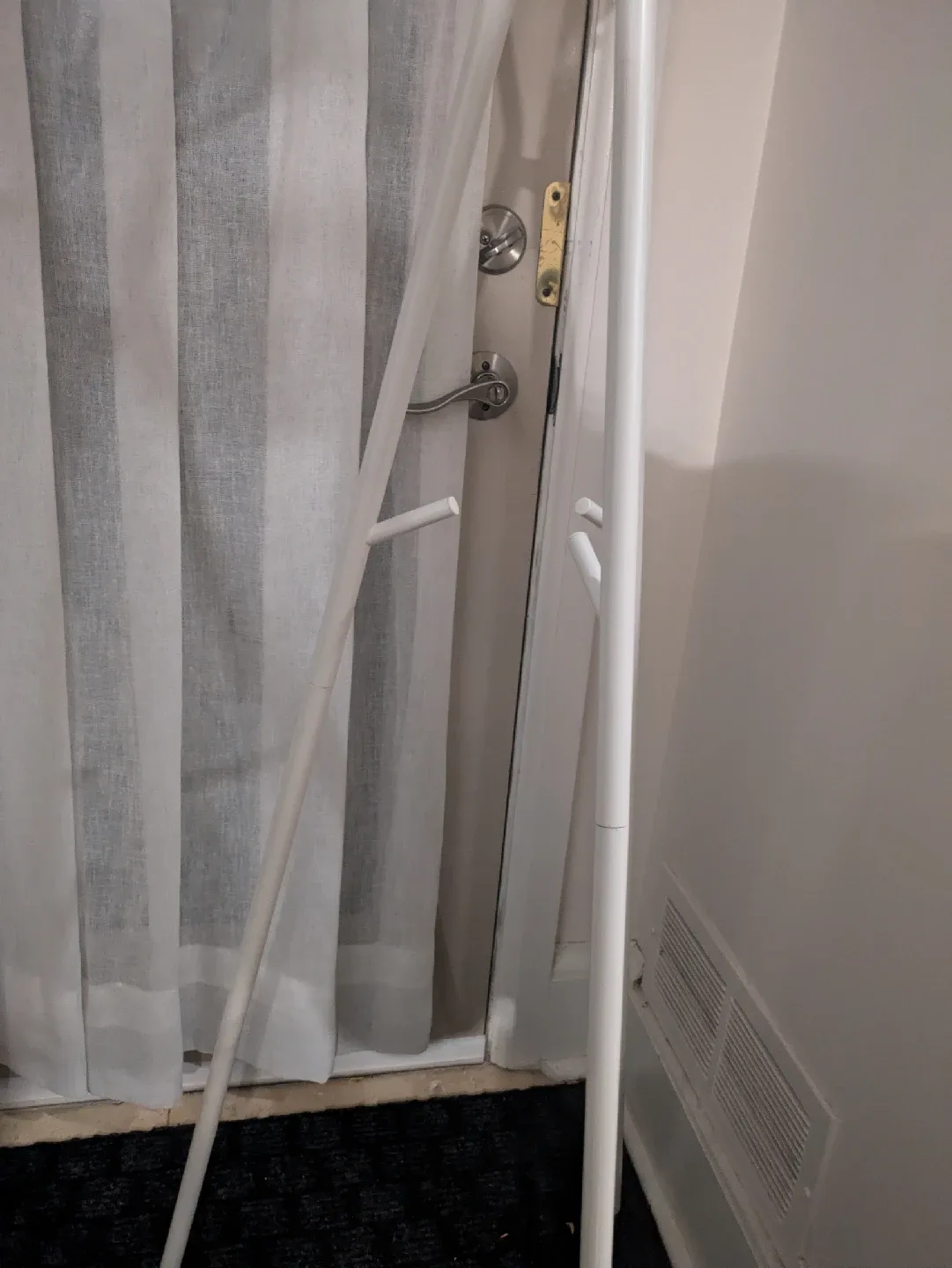 IKEA white coat rack (EKRAR) image indicator(4)