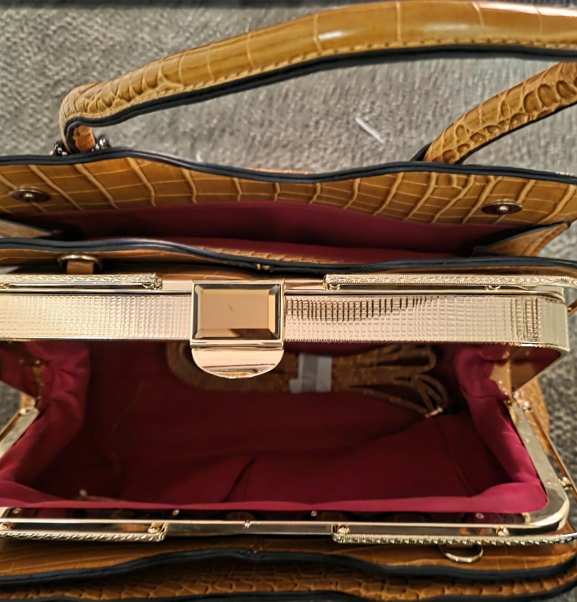 DIOPHY Brown Croc Style Handbag - photo 5