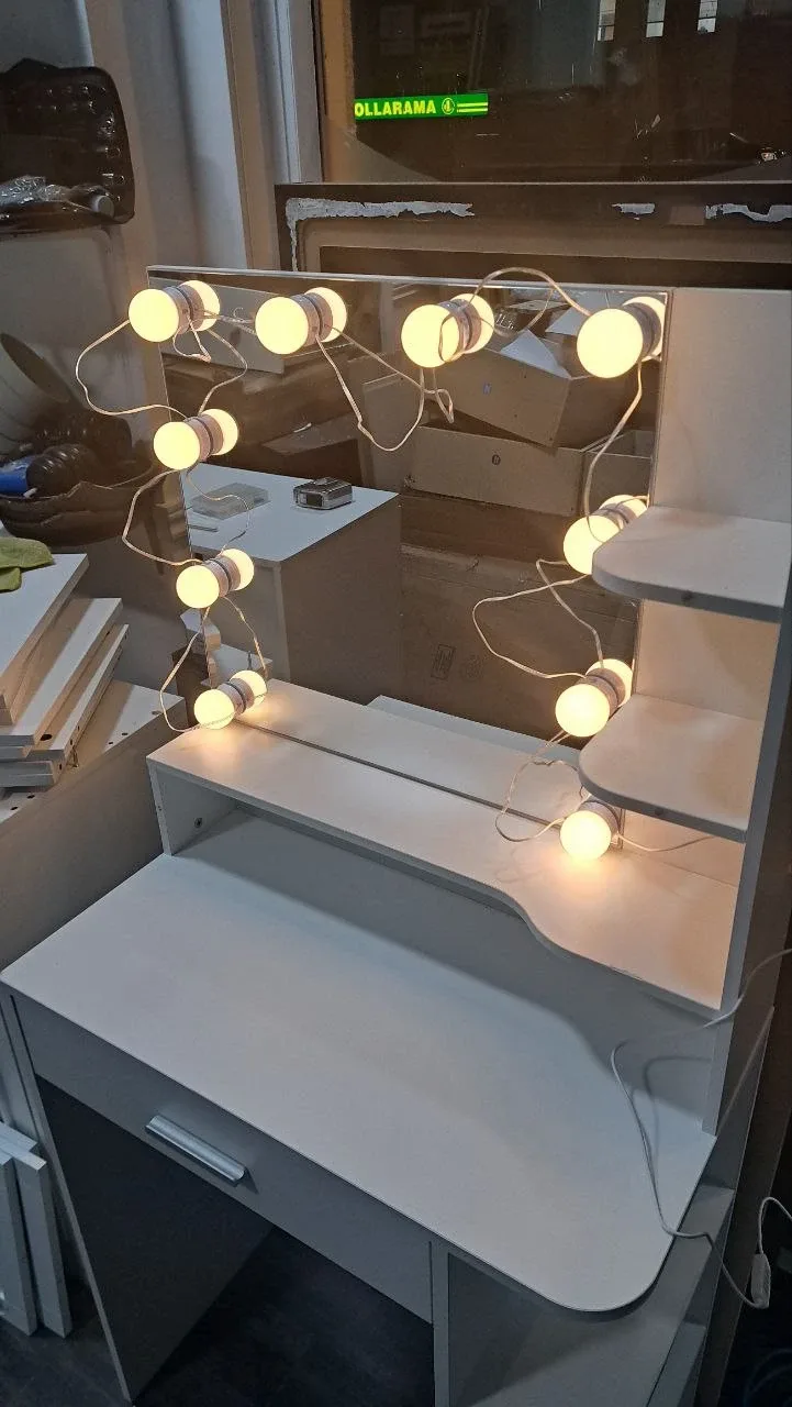 Vanity Makeup Desk with Lighted Mirror image indicator(5)