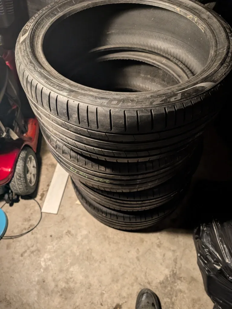 Perelli pzero 225/40/19s  dot 3921 high proformance