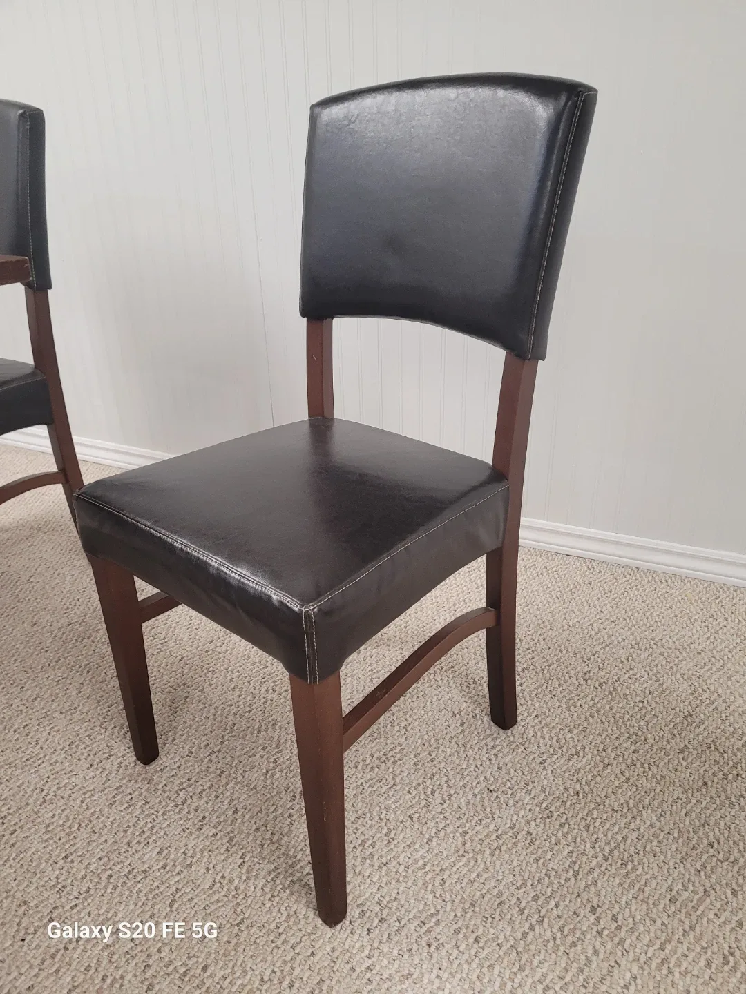 Solid wood dinning table and chairs image indicator(3)