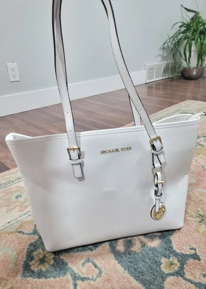 Michael Kors  White Tote Bag image indicator(3)