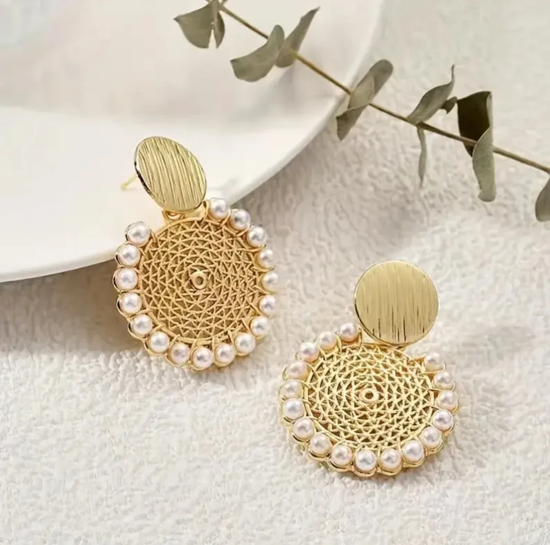 Stylish imation pearl earrings image indicator(2)