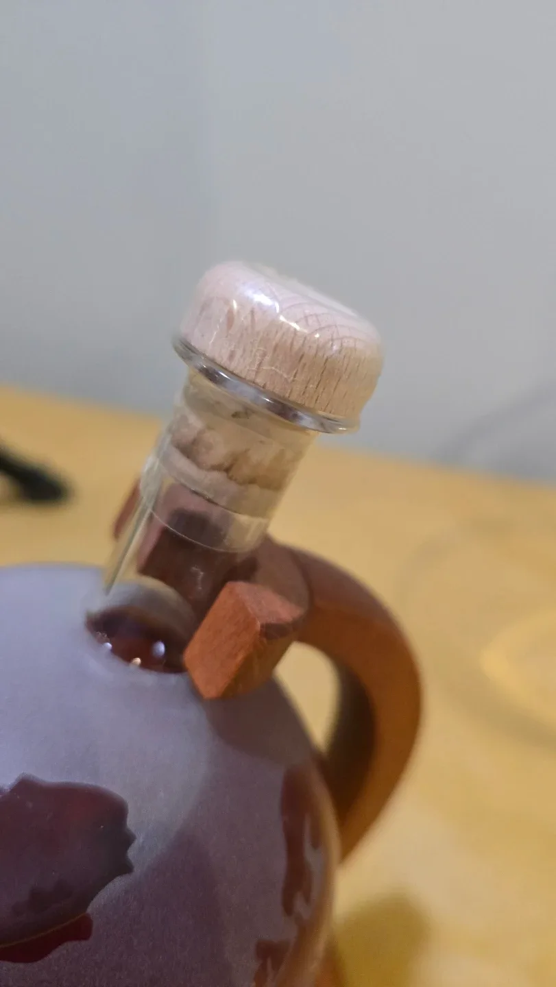 Globe Decanter with Wooden Stand image indicator(4)