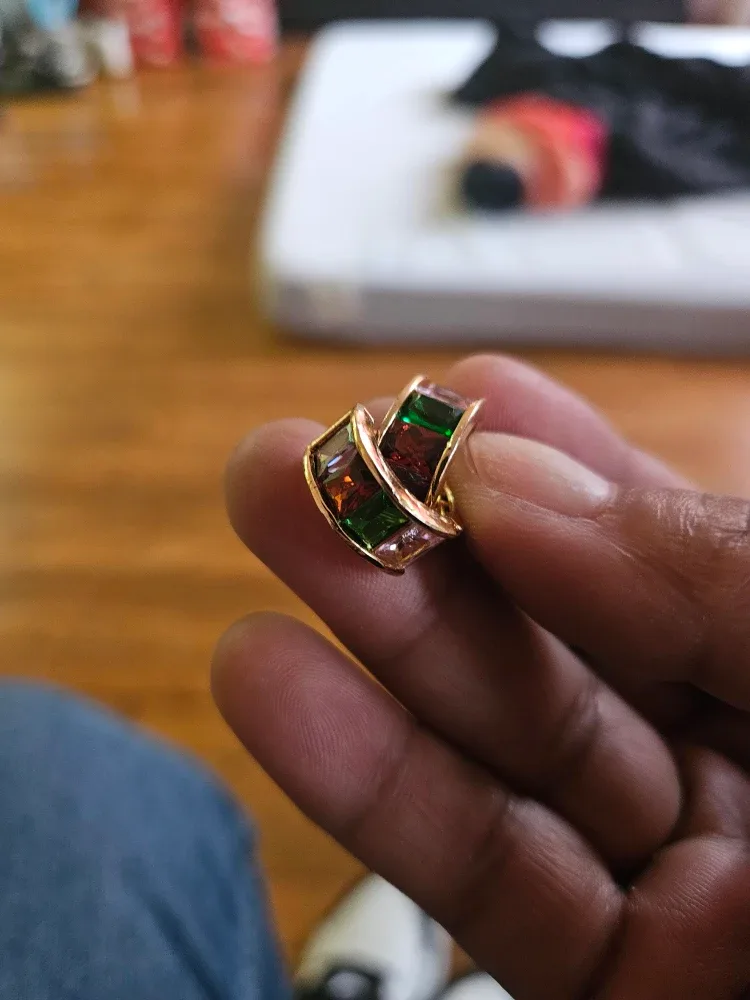 Gold Tone Hoop Earrings image indicator(2)