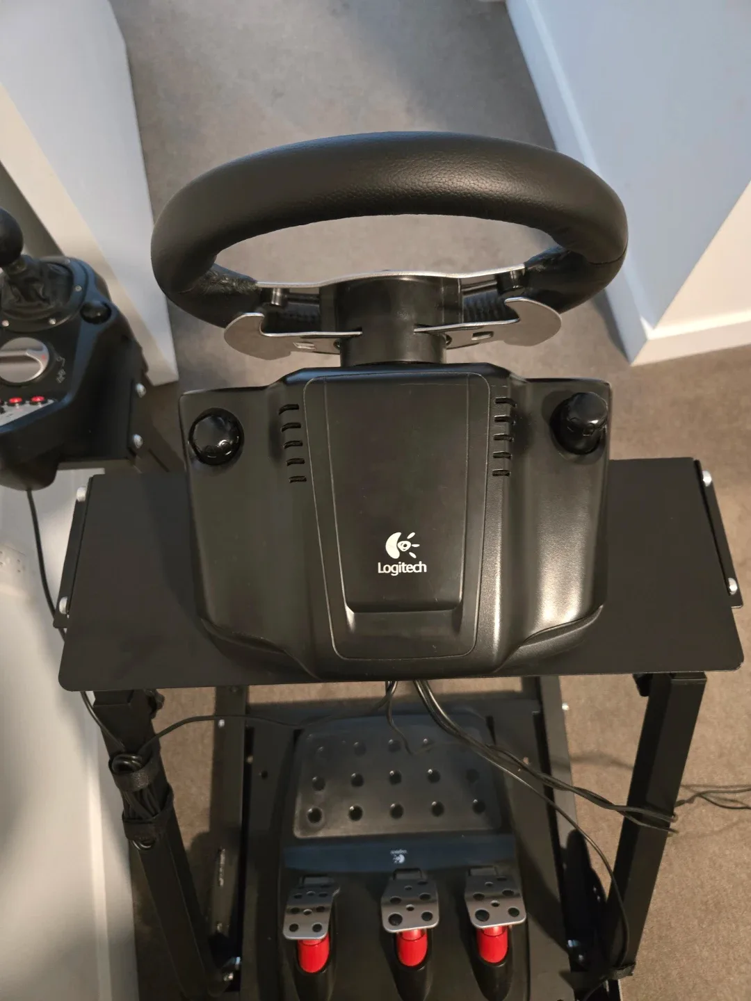 Logitech Racing Wheel and Pedal Set image indicator(4)