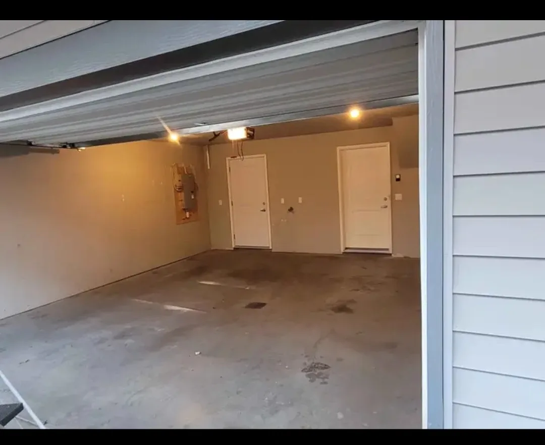 Townhouse For RENT or BUY image indicator(9)