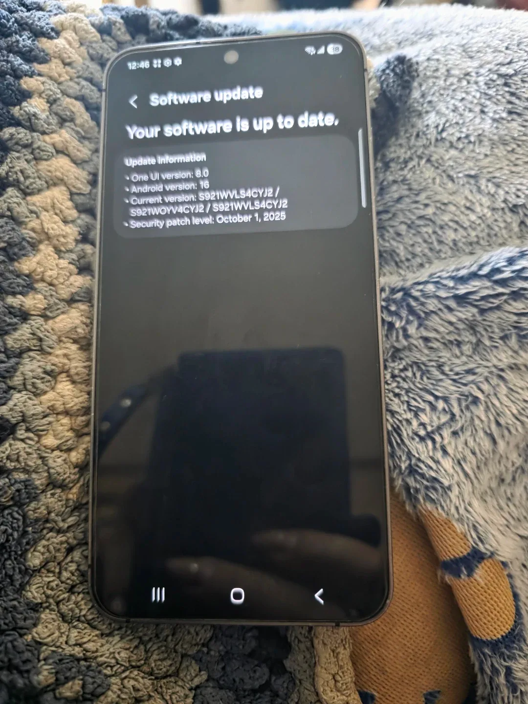 Samsung Galaxy S24 and phone case image indicator(2)