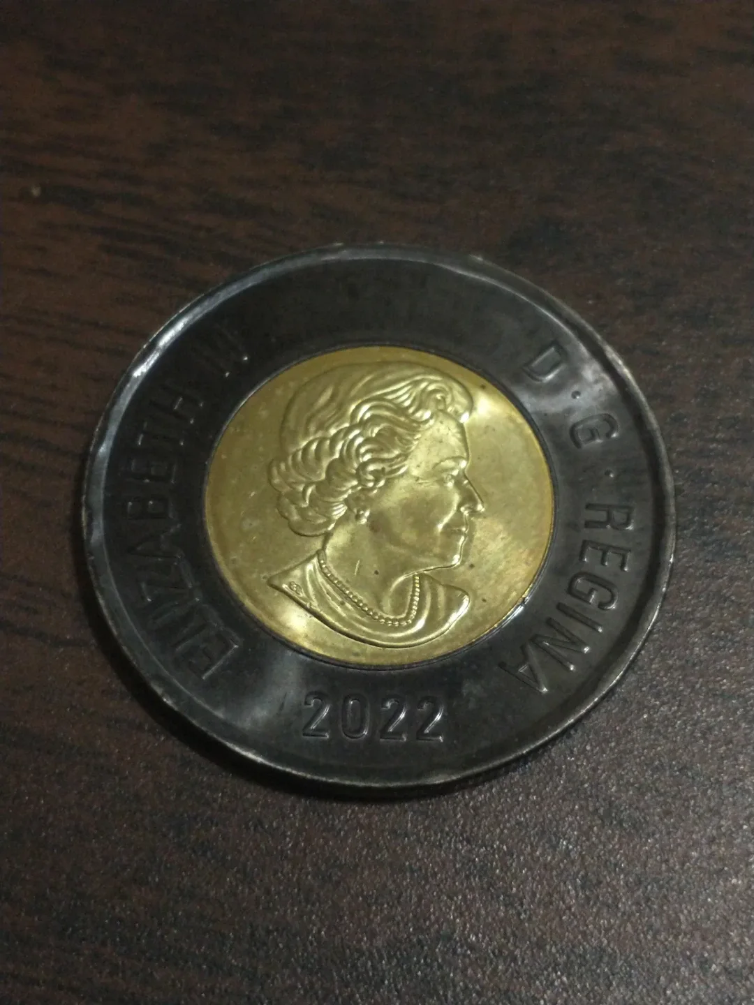 Lovely 2022 Canada black toonie image indicator(5)