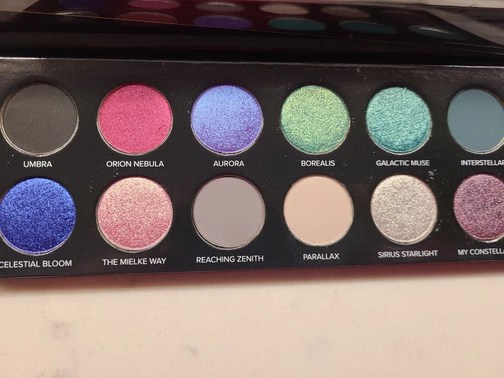 Sydney Grace X Temptalia QUINTESSENCE Eyeshadow Palette image indicator(2)