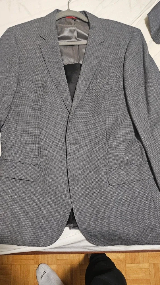 Hugo Boss Suit - Size 40R