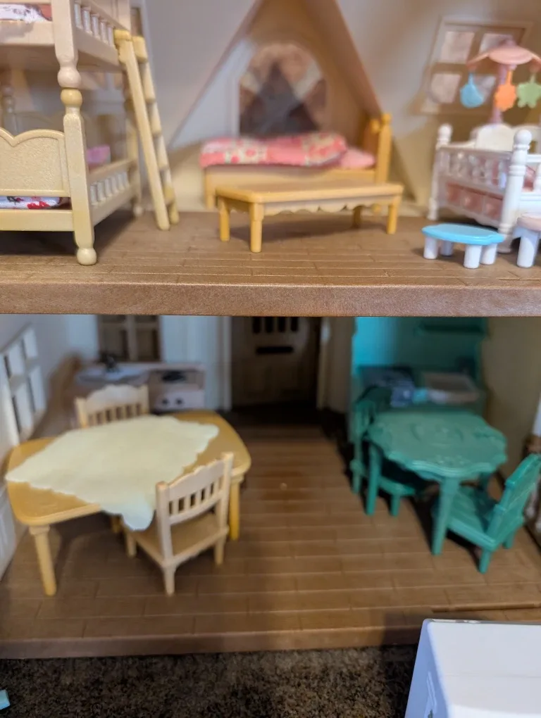 Calico Critters Dollhouse & Accessories image indicator(4)