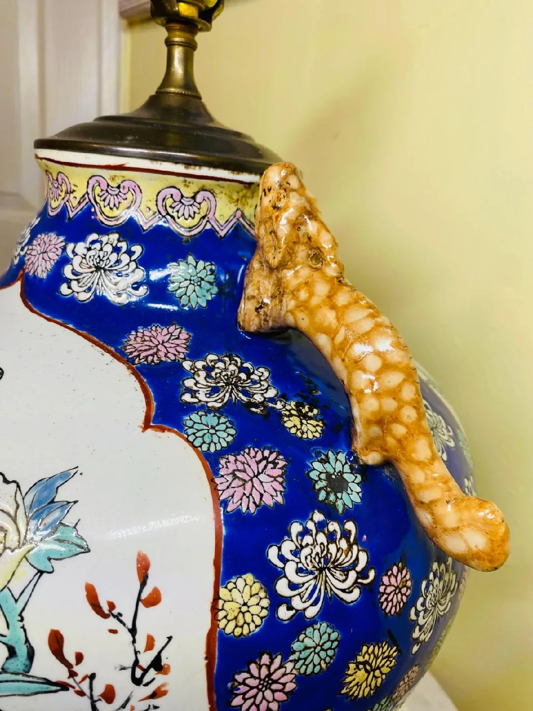 Vintage Floral Peacock Vase Lamp image indicator(2)