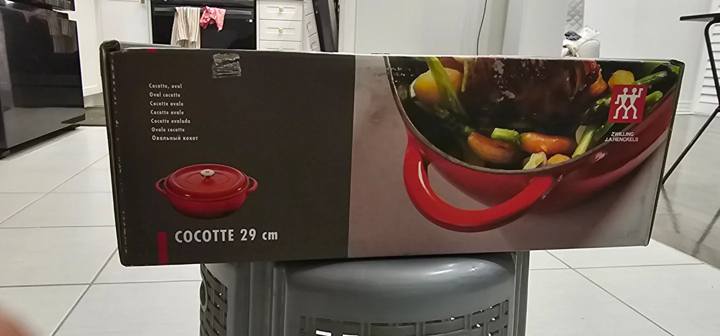 Zwilling J.A. Henckels Cocotte as best gifting option image indicator(2)