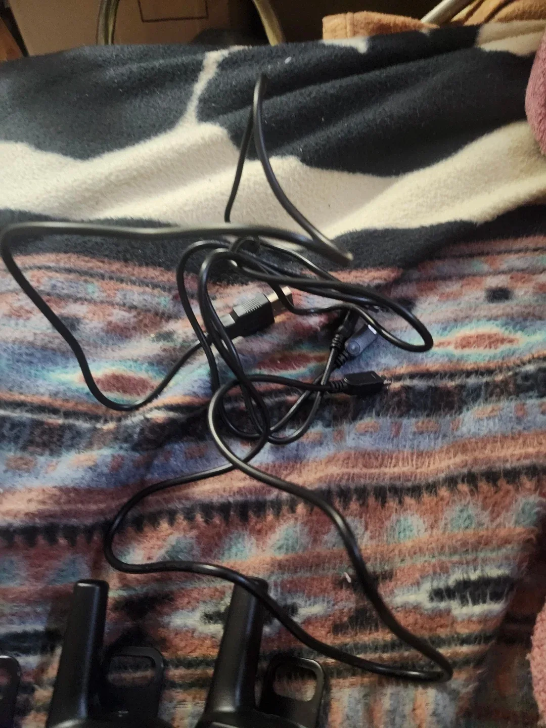 Uniden Walkie Talkies - Set of 3 image indicator(3)