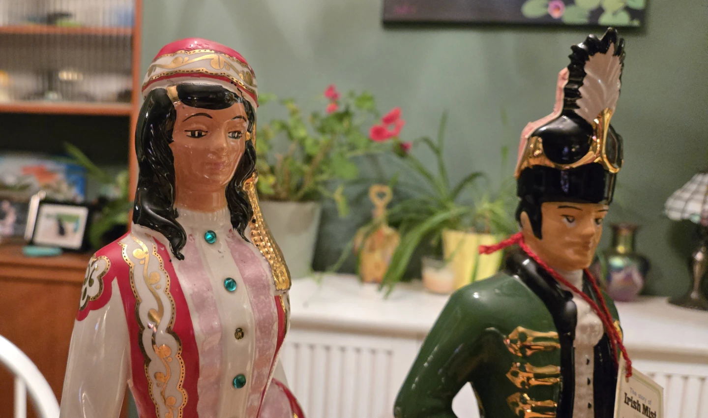 1960's Porcelain Liquor Bottles (Made in Italy) - photo 3
