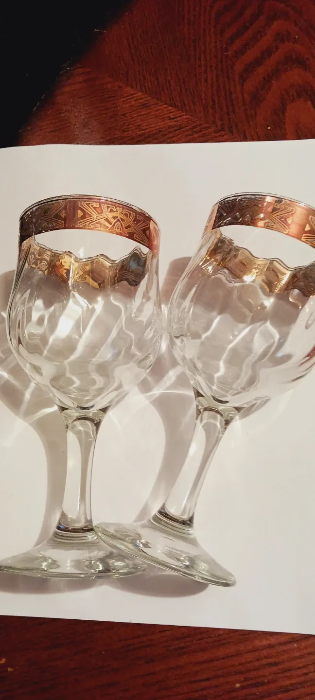 22K GOLD Trim Decorative Wine Glasses Set thumbnail