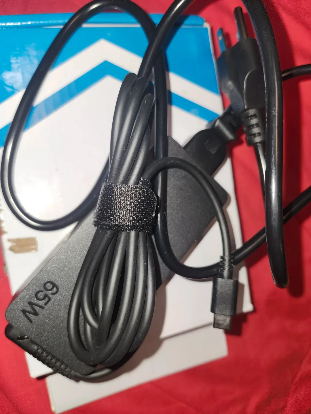 Laptop AC Adapter - New in Box image indicator(2)