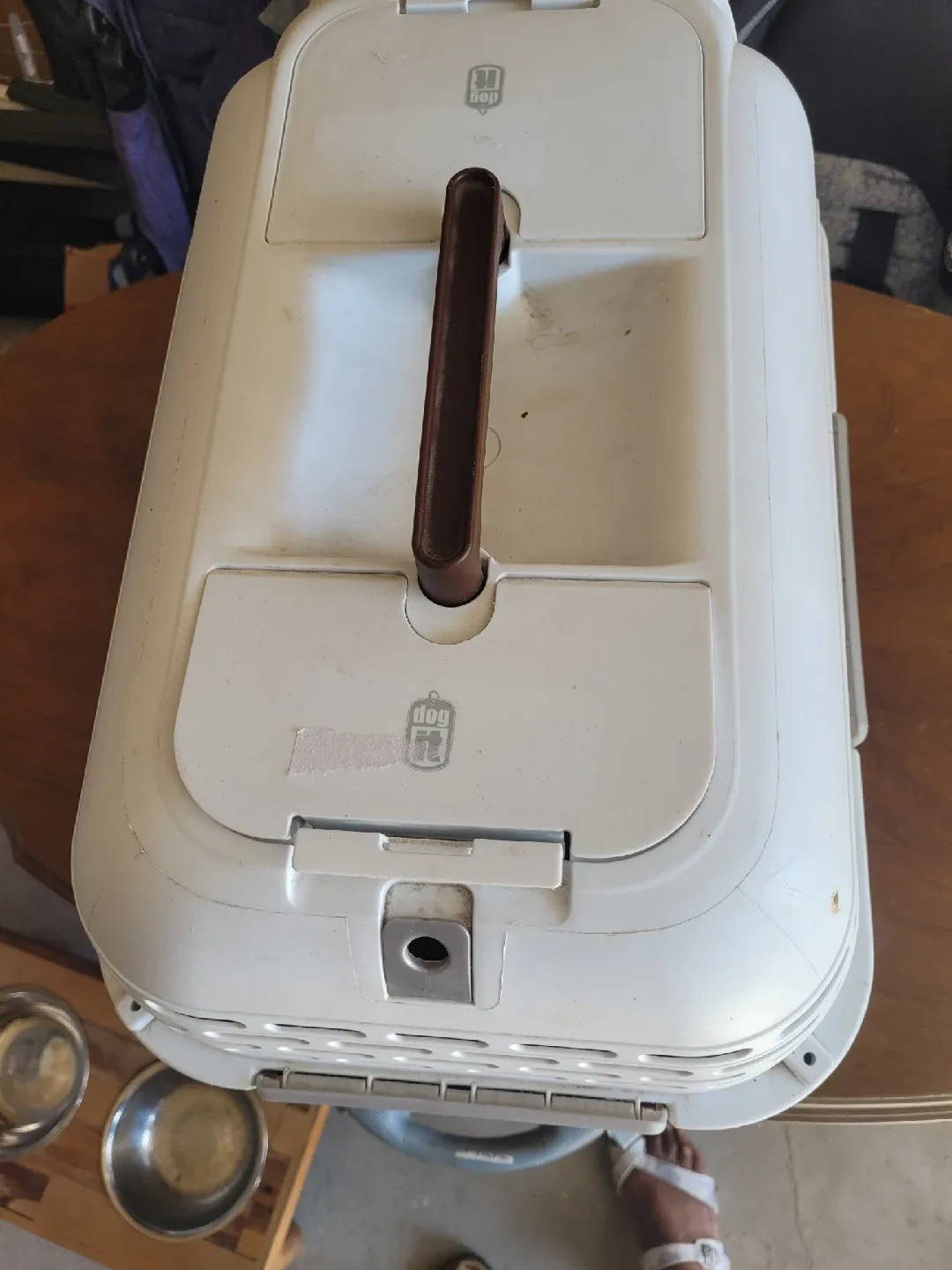 Dogit White & Brown Dog Carrier image indicator(2)