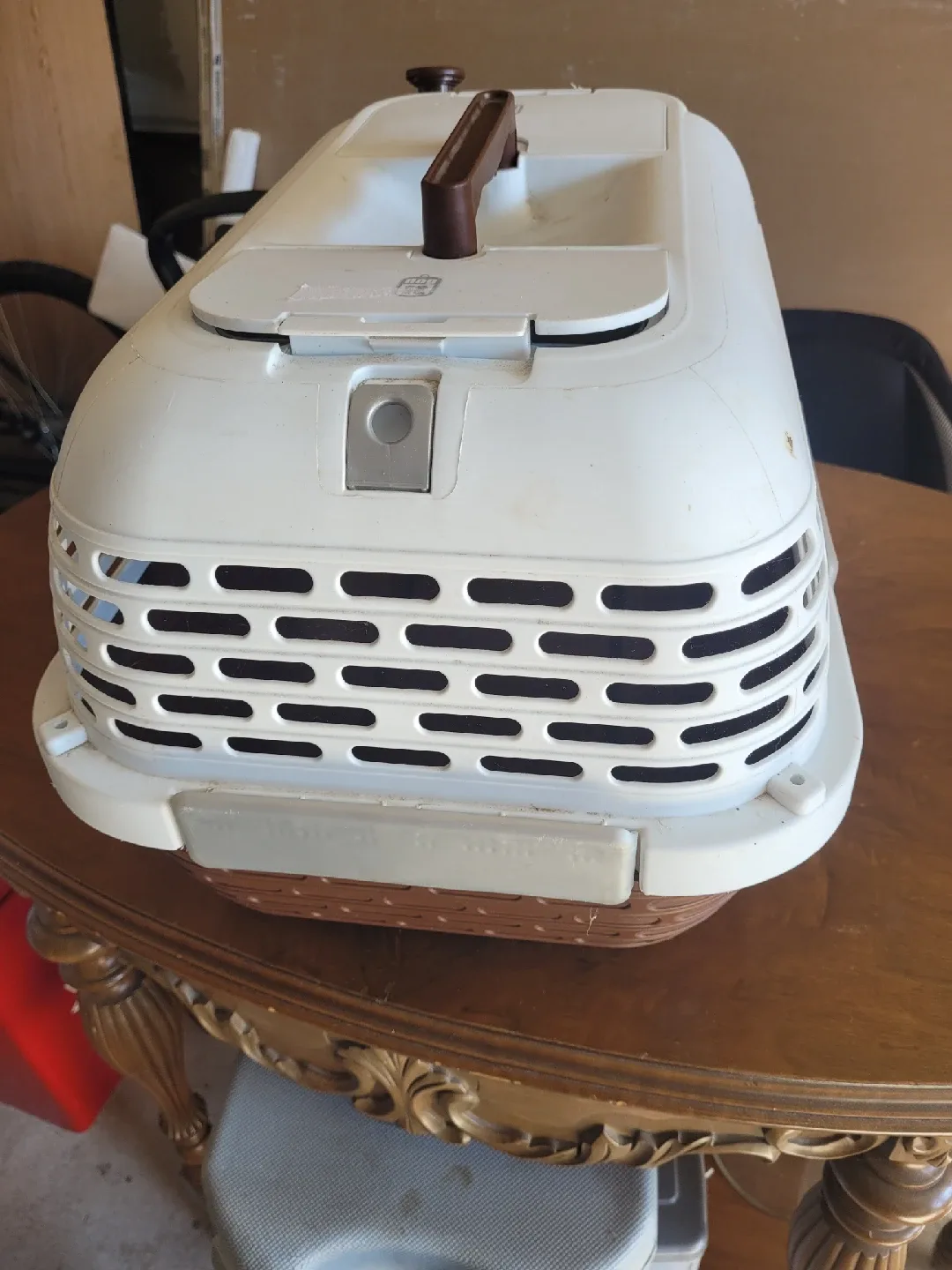 Dogit White & Brown Dog Carrier image indicator(3)