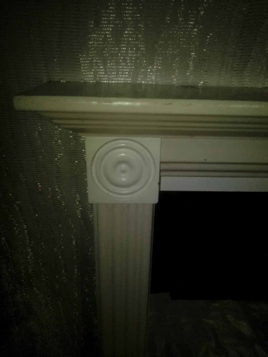 Wall Mirror with Decorative Frame image indicator(3)