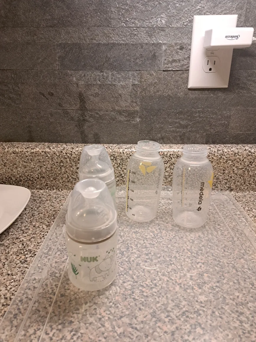 Medela & NUK Baby Bottles image indicator(3)