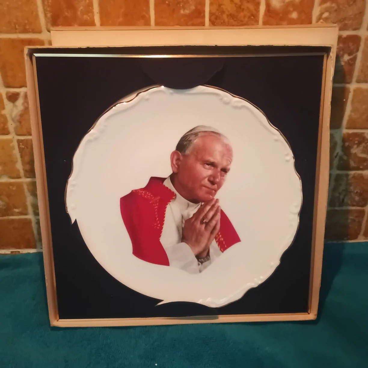 Royal Albert "Pope John Paul"   Gold Gilded Collector Plate