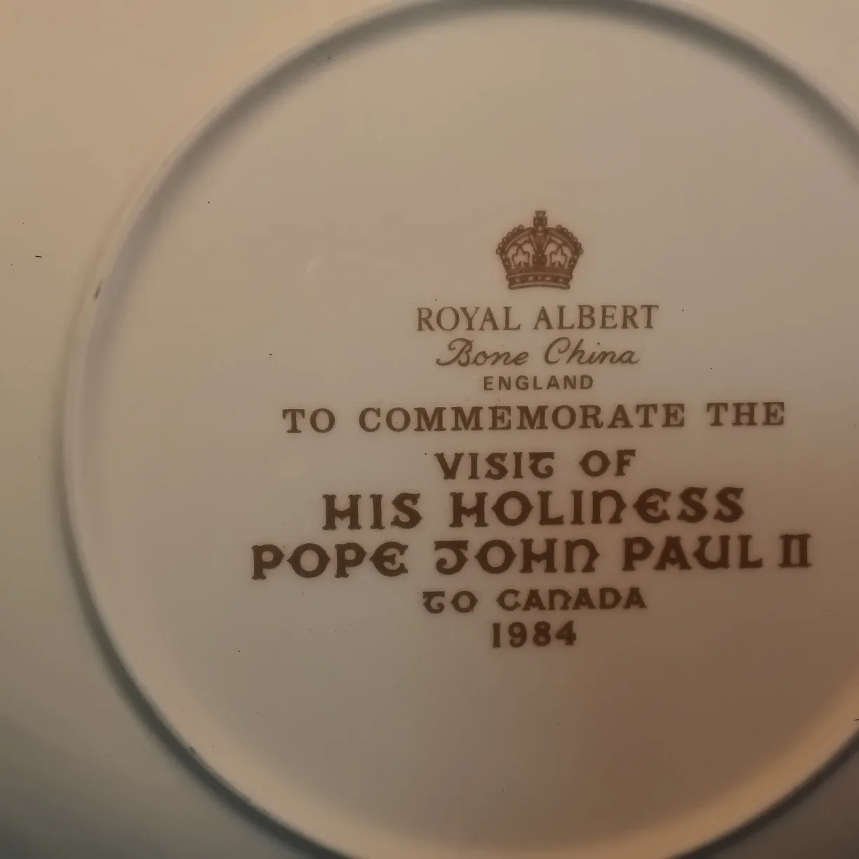 Royal Albert "Pope John Paul"   Gold Gilded Collector Plate image indicator(3)