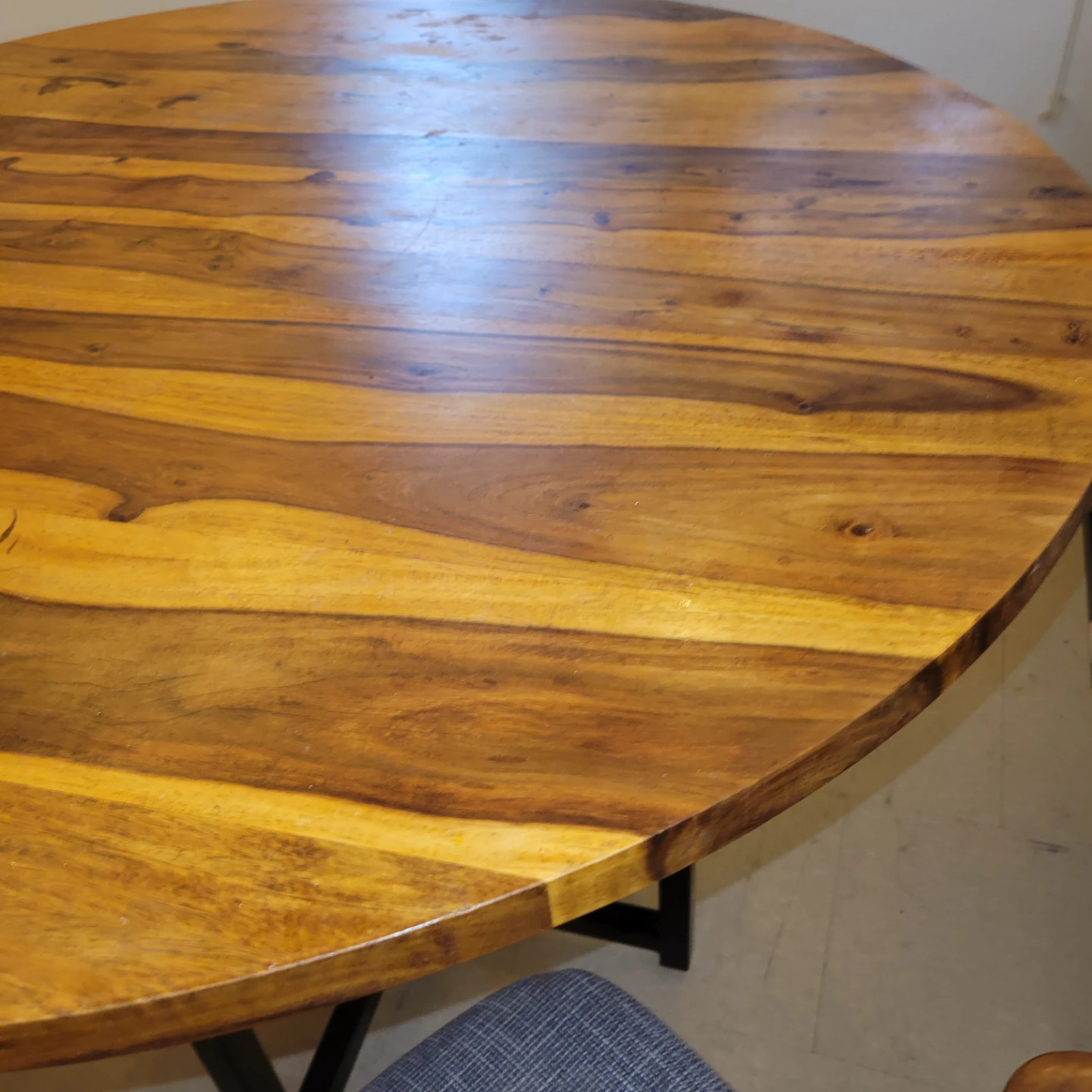 Round solid Wood Dining Table 40" - photo 2