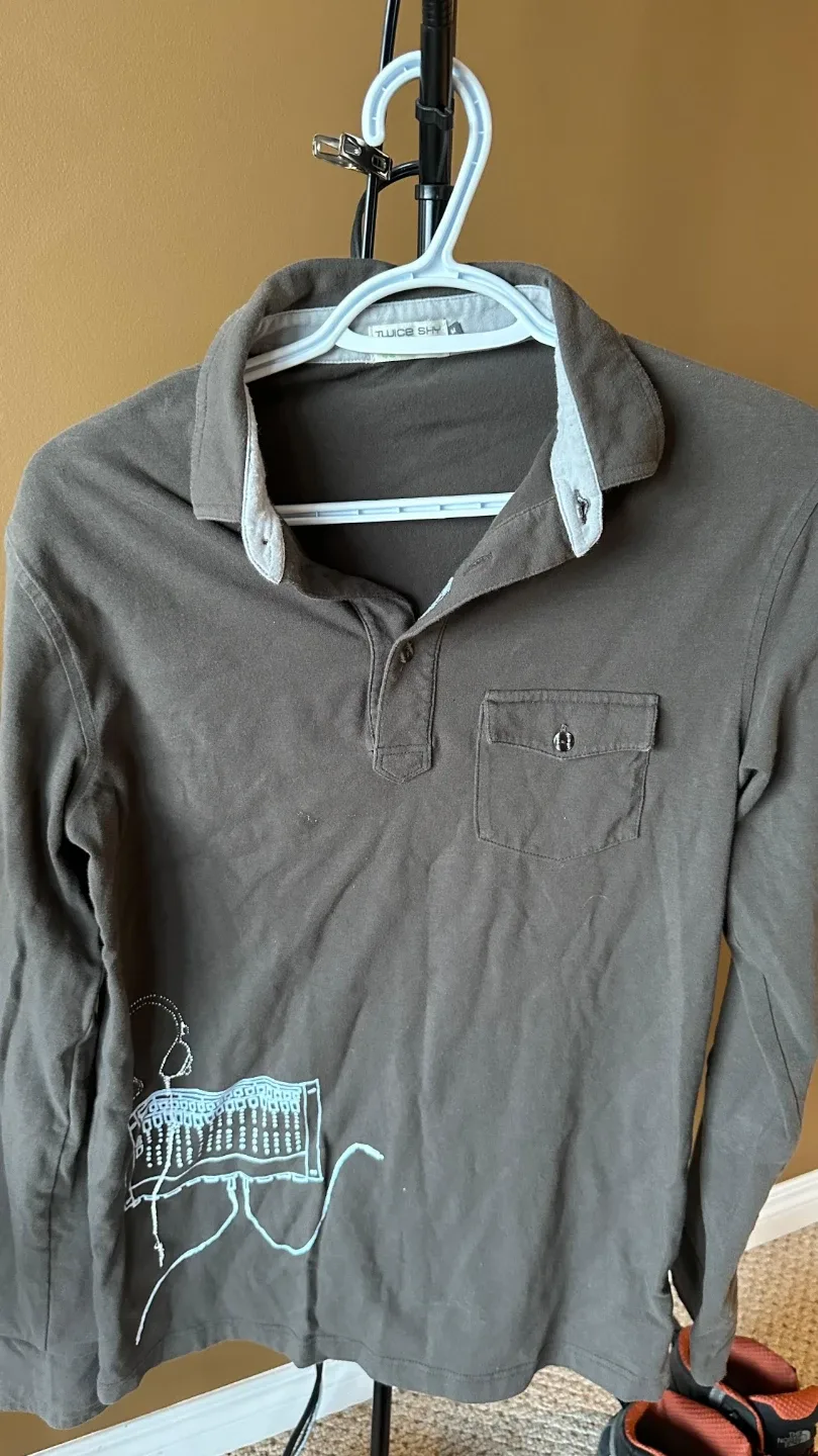 Assorted Men's Clothing - 5 all M/ L size thumbnail