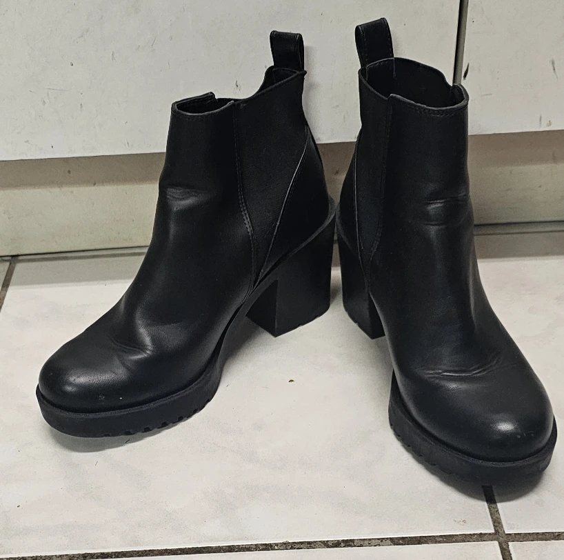 H&M Divided Black Heeled Boots - Size 7 - photo 2