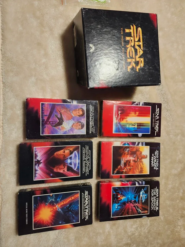 Star Trek: The Home Collection VHS Set image indicator(2)