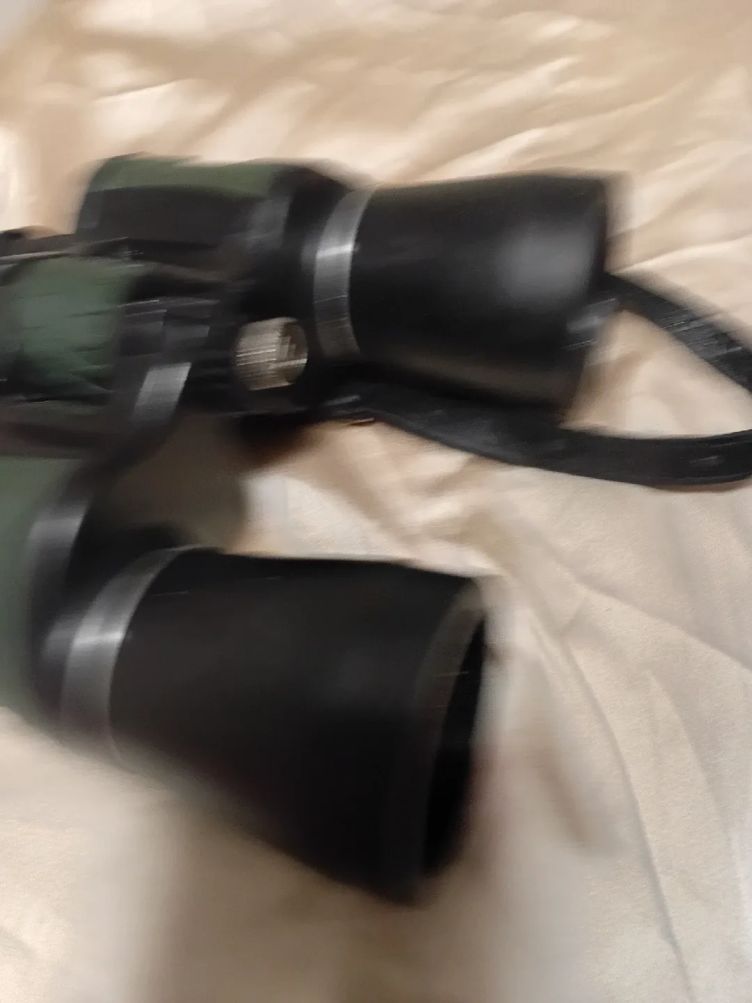 Binoculars - Green & Black image indicator(2)