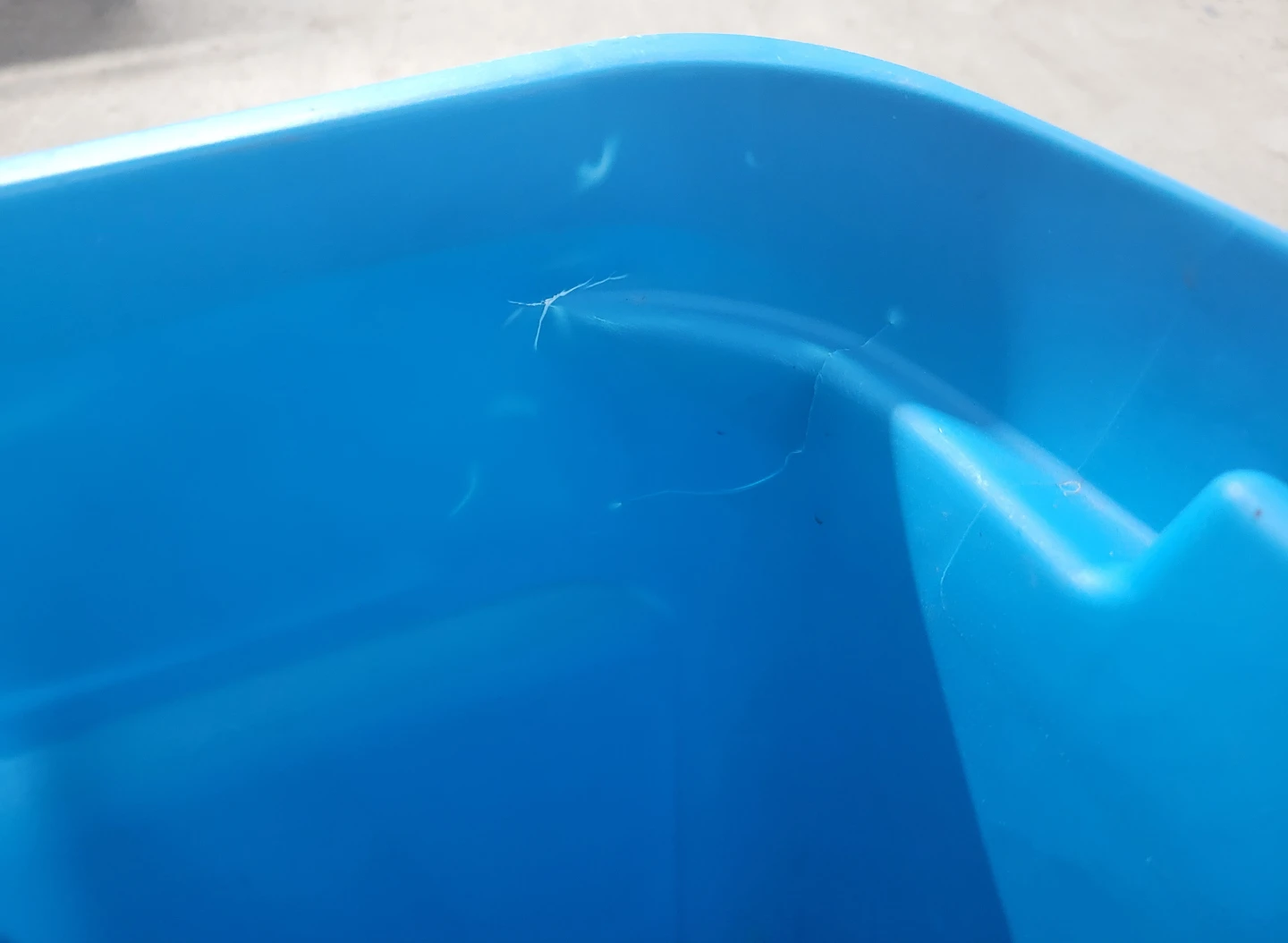 7 bins NO LIDS!! - photo 3