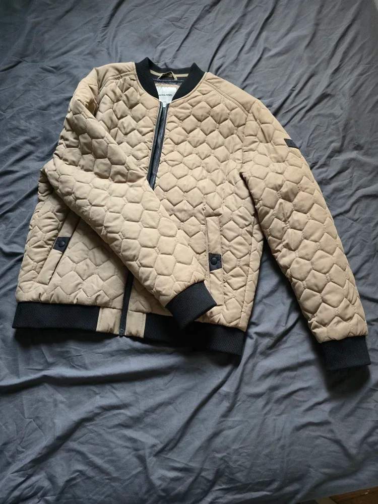 JACK & JONES Beige Padded Bomber Quilted Jacket, Size XL image indicator(2)