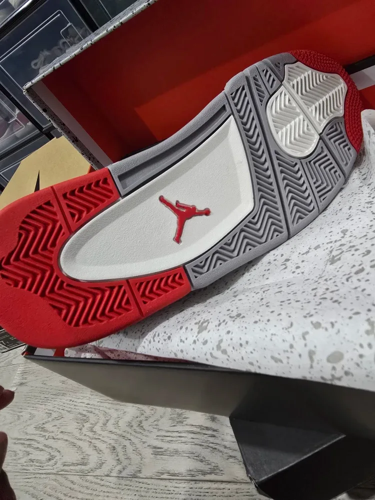 Nike Air Jordan 4 Retro (GS) - Size 7Y (Women's 8.5) BNIB image indicator(3)