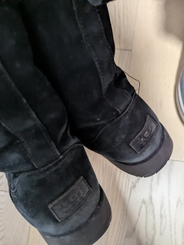 UGG Black  and HH  Waterproof Boots - Women's Size 9 image indicator(6)