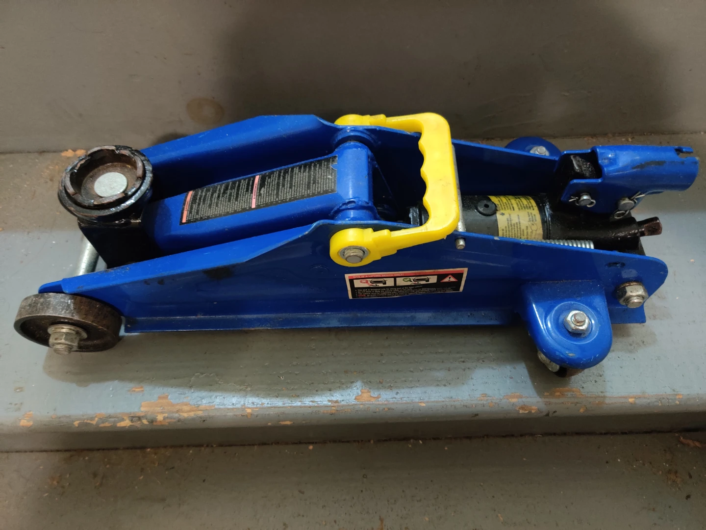 Blue Hydraulic Floor Jack