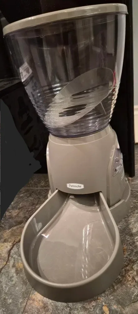 K&H Thermo Indoor pet Bed, automatic feeder and other items image indicator(3)