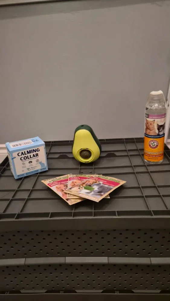 K&H Thermo Indoor pet Bed, automatic feeder and other items image indicator(8)