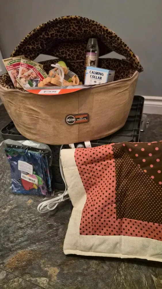 K&H Thermo Indoor pet Bed, automatic feeder and other items image indicator(10)