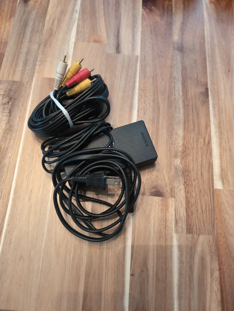 Sony PlayStation 2 Karaoke Bundle image indicator(4)