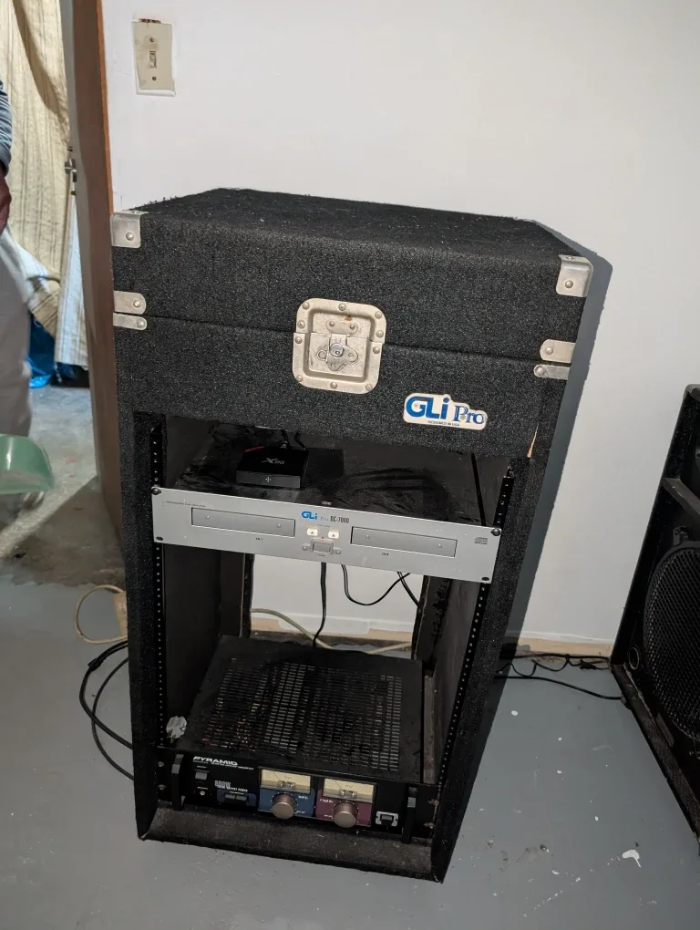 GLI Pro Audio Rack Mount Case & Speakers image indicator(3)