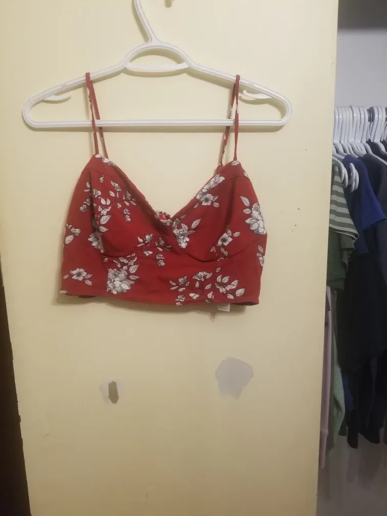 Guess Floral Crop Top - Size L