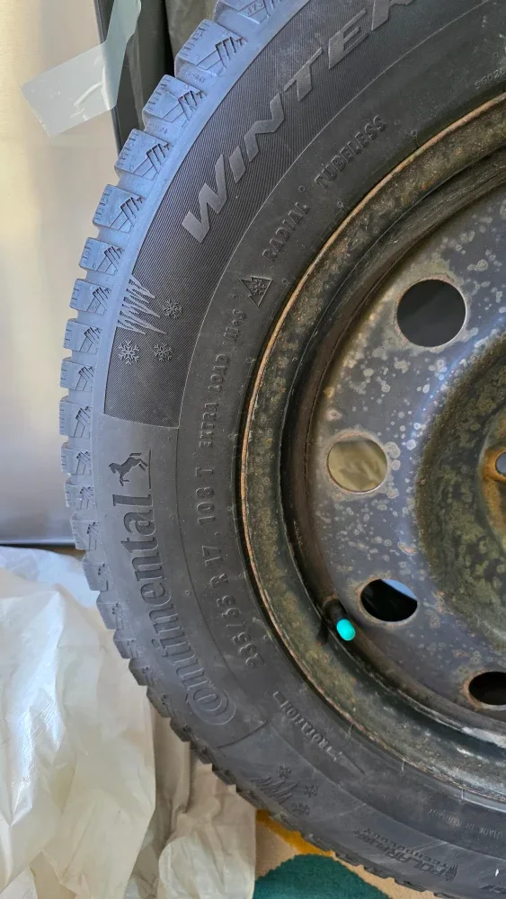 Continental WinterContact 235/65 R17 Tire image indicator(2)