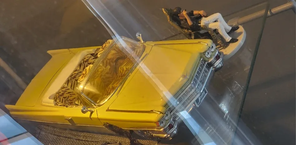 Scarface Tony Montana Action Figure image indicator(5)