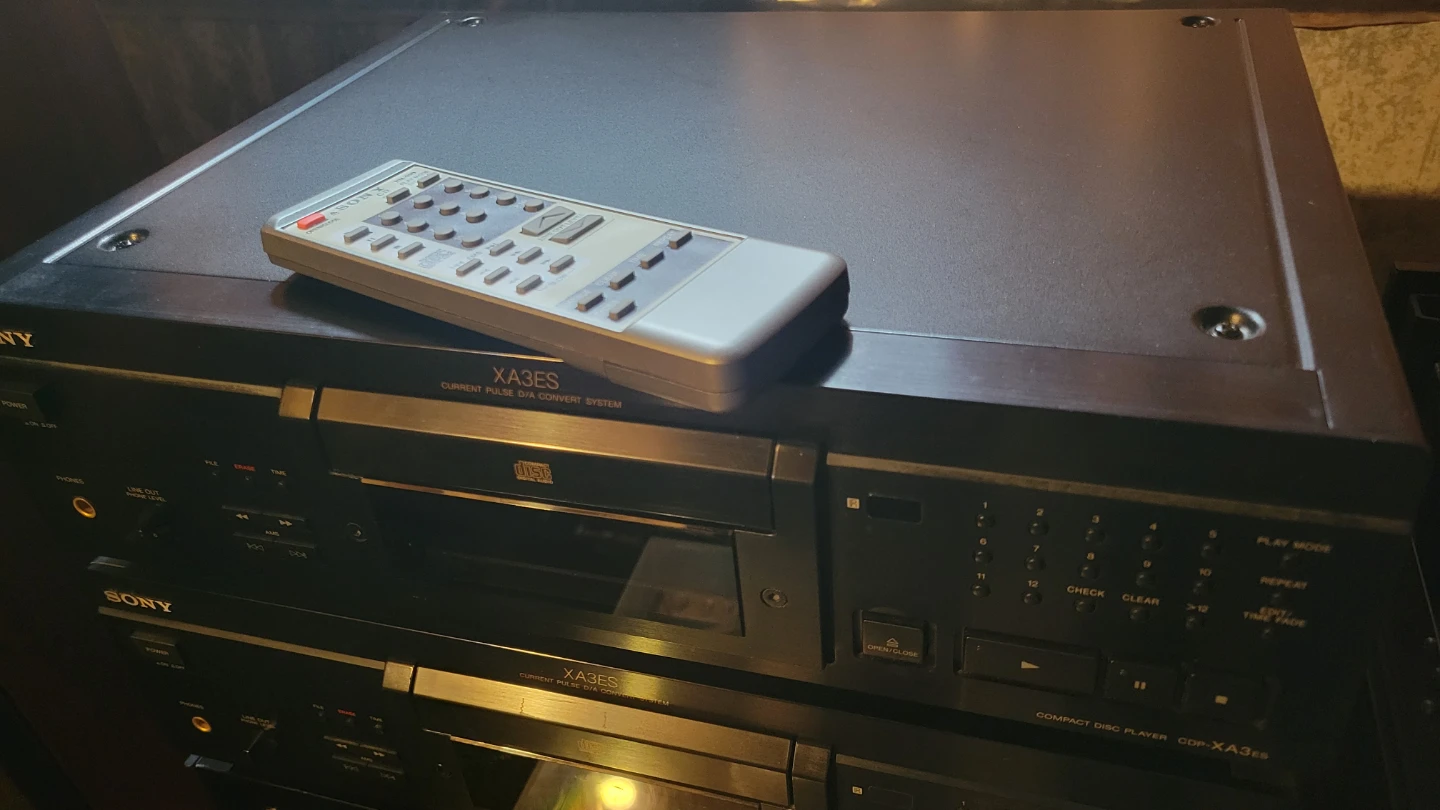 Sony XA3ES Compact Disc Player - photo 2